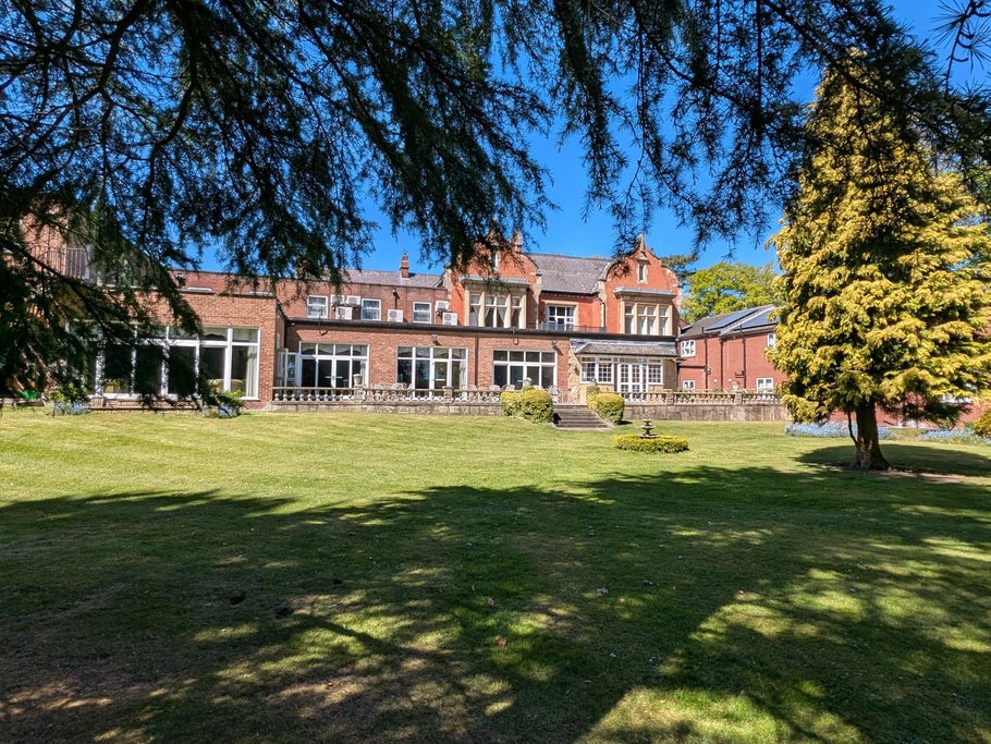 Oaklands Hall Hotel