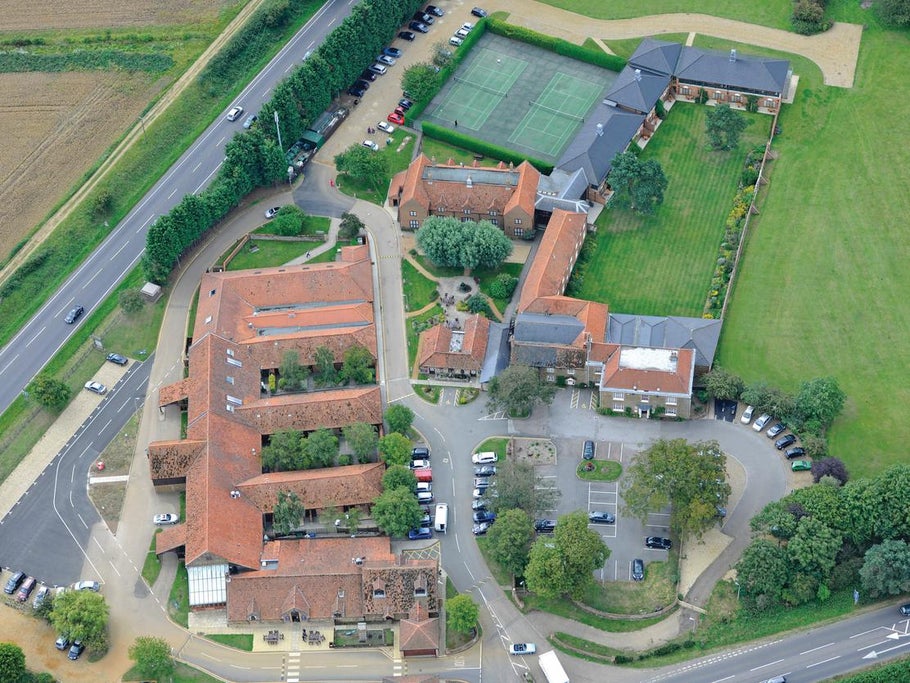 Knights Hill Hotel