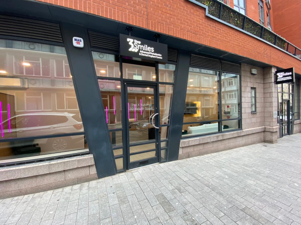 3 Step Smiles dental implant clinic in Liverpool.