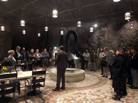 Imprenditore agricolo:  discorso di apertura durante la serata di consegna degli attestati nella Caverna della roccia di Laimburg