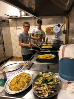 Progetti La prima nel bosco Cuochi ai fornelli