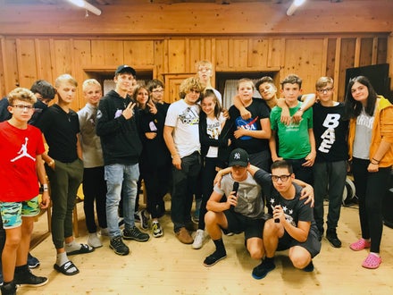 Progetti - La prima nel bosco: foto di gruppo karaoke