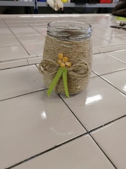 riciclo vasetti di vetro: vaso in vetro e  corda 