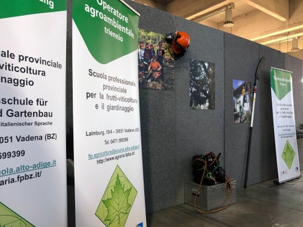 Agrialp: dettagli dello stand, attrezzi delle attività di formazione continua