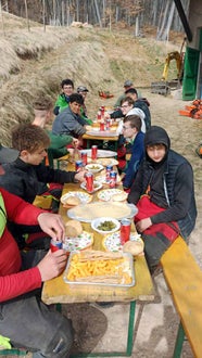 Corso motosega 2022 - pausa pranzo: tutti a tavola!