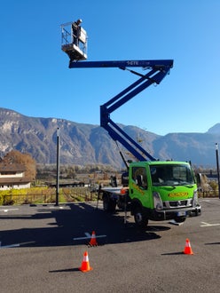 PLE: corsista in esercitazione con piattaforma elevata