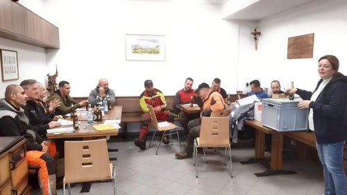 FC Corso motosega:  foto di gruppo in un momento di pausa