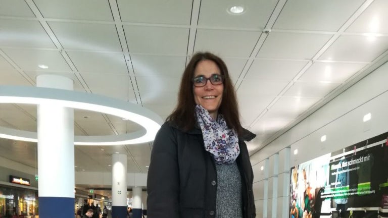 Patricia Scheer lächelt in die Kamera