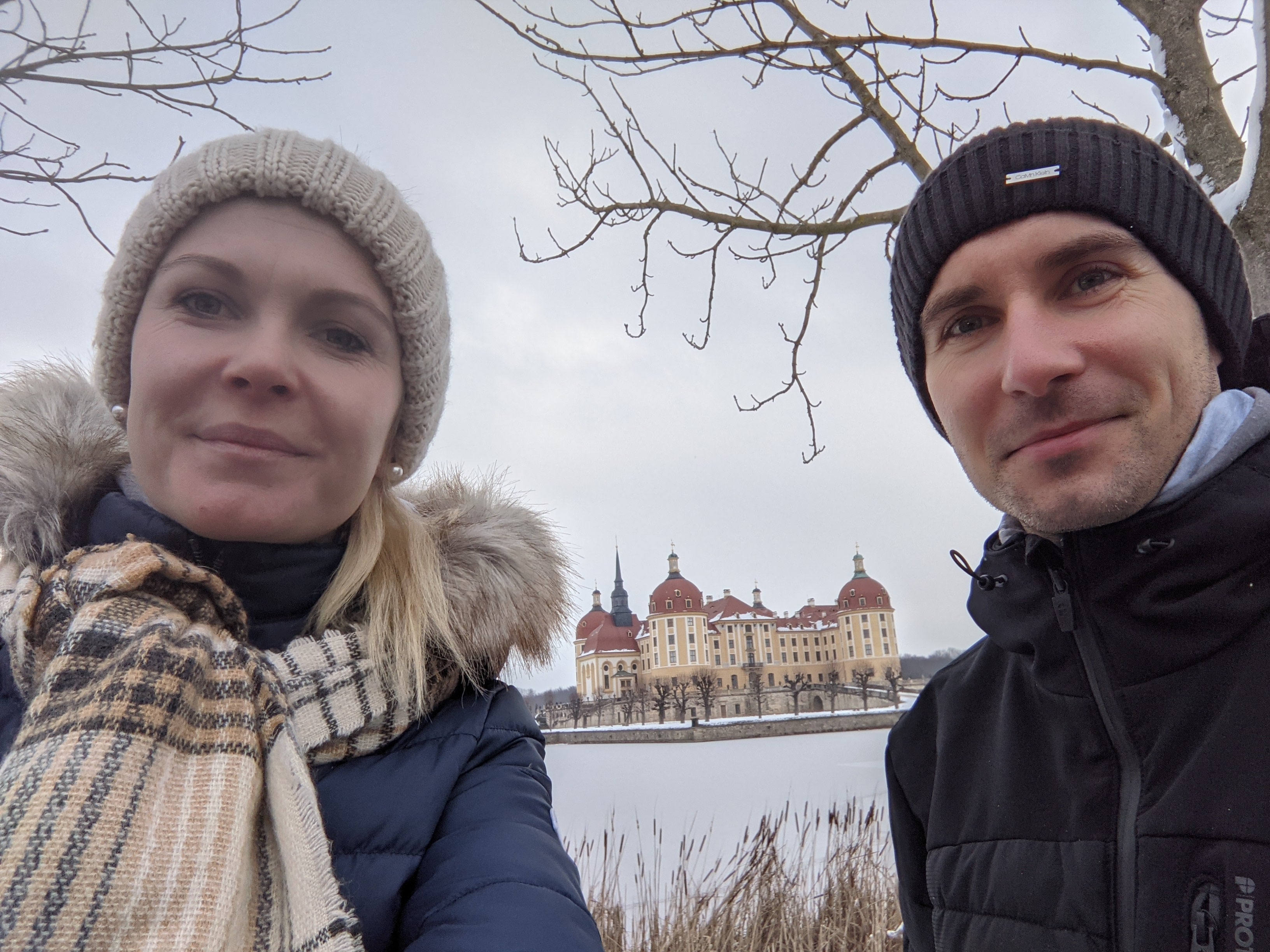 Katharina und Sebastian machen ein Selfie