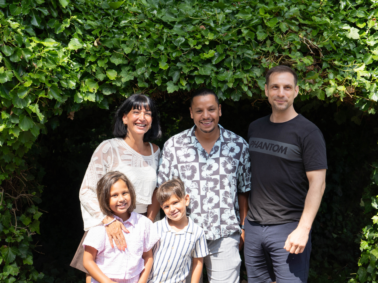 Foto von Shahils Familie und Sven
