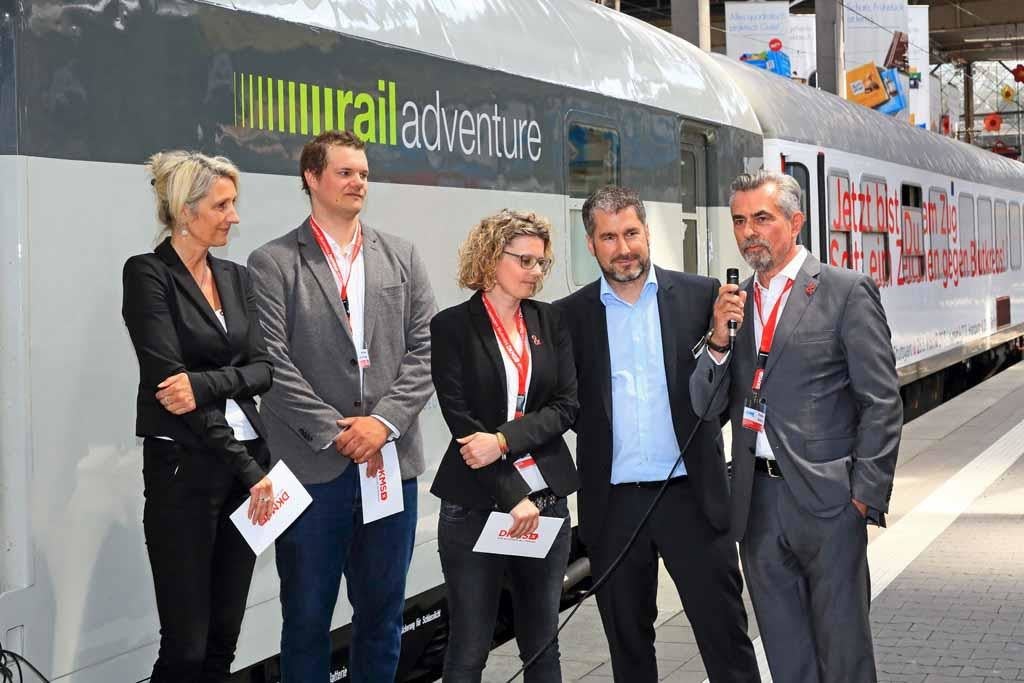 v.l. Sabine Freude, Kay Beutling, Simone Henrich (alle DKMS), Alex Dworaczek (RailAdventure), Thomas Koenen