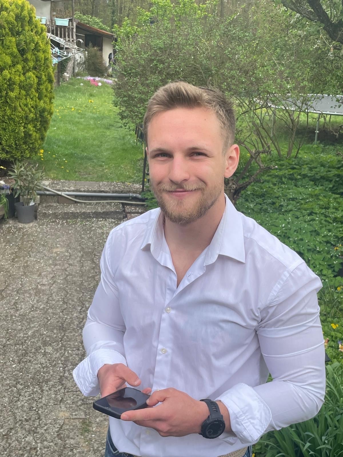 Patient lächelt in die Kamera