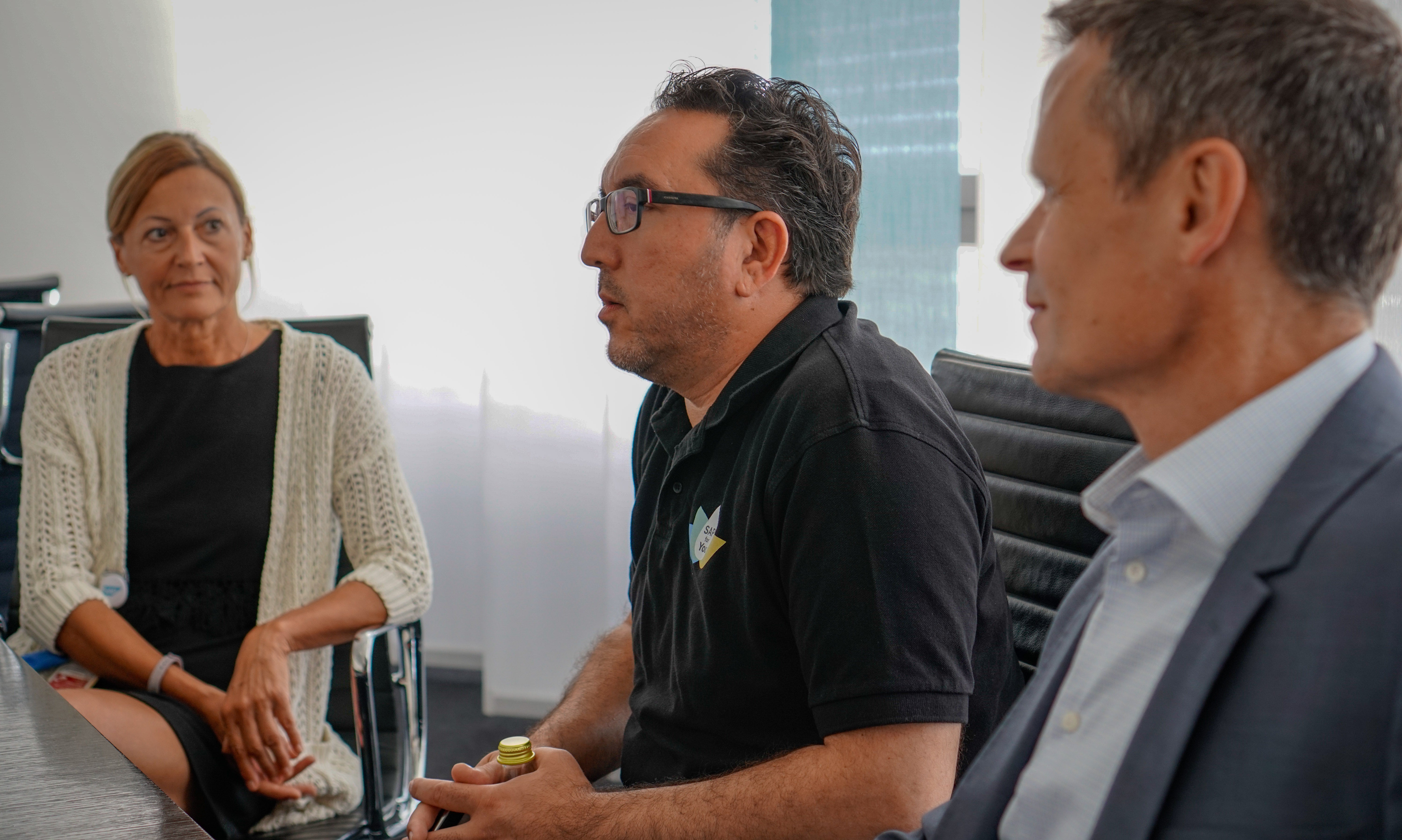 Von links: Eva-Maria Jährling, Cawa Younosi und Dr. Bernd Welz