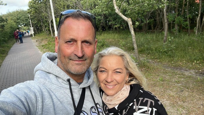 Patient Henryk mit seiner Frau 
