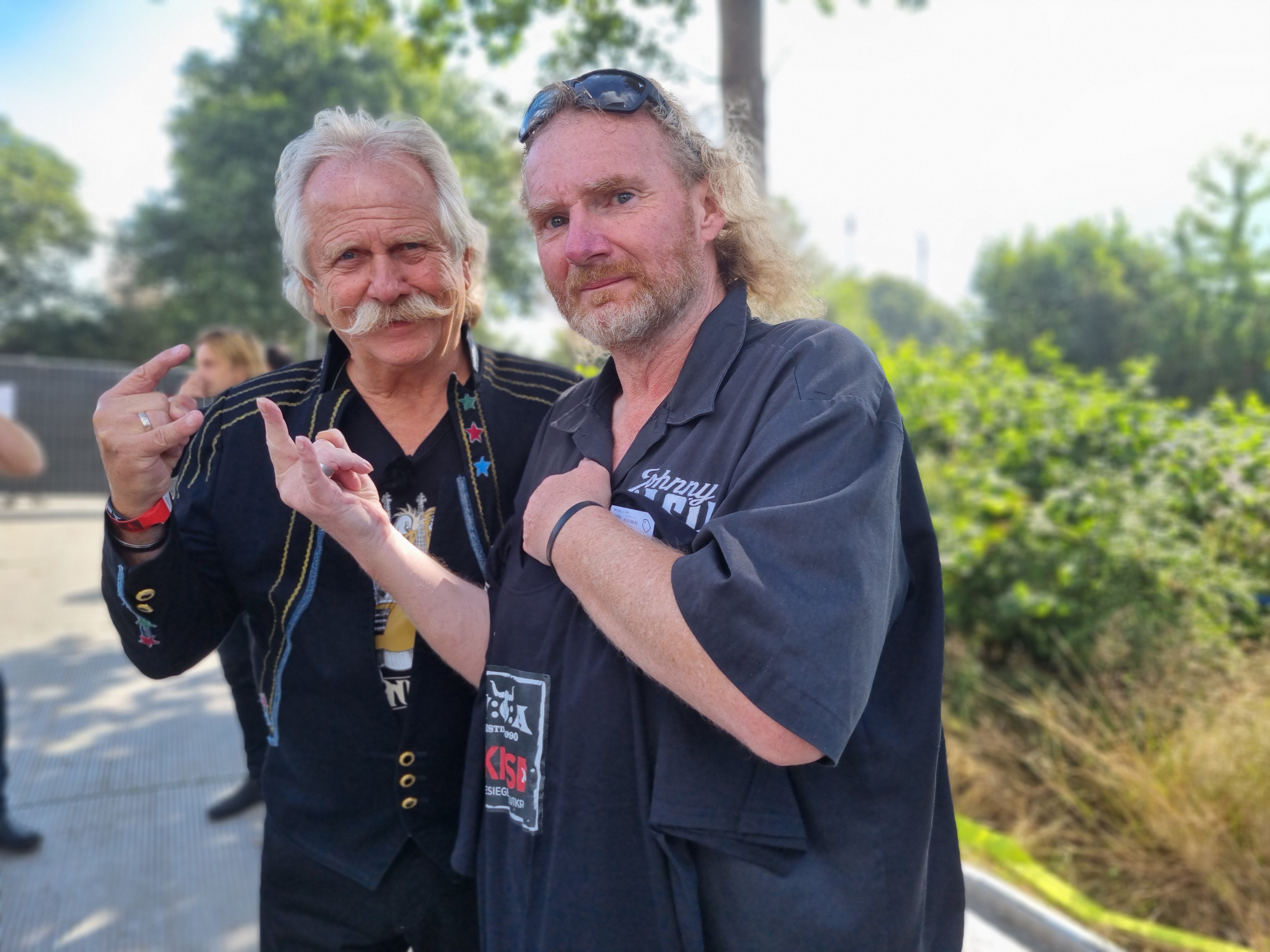 v.l. Henning Krautmacher und Holger Hübner posieren für ein Foto