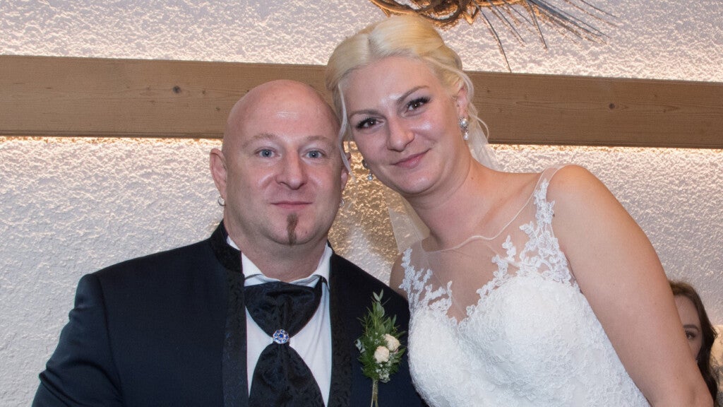 Ein Bild von Hagen und Marina auf ihrer Hochzeit