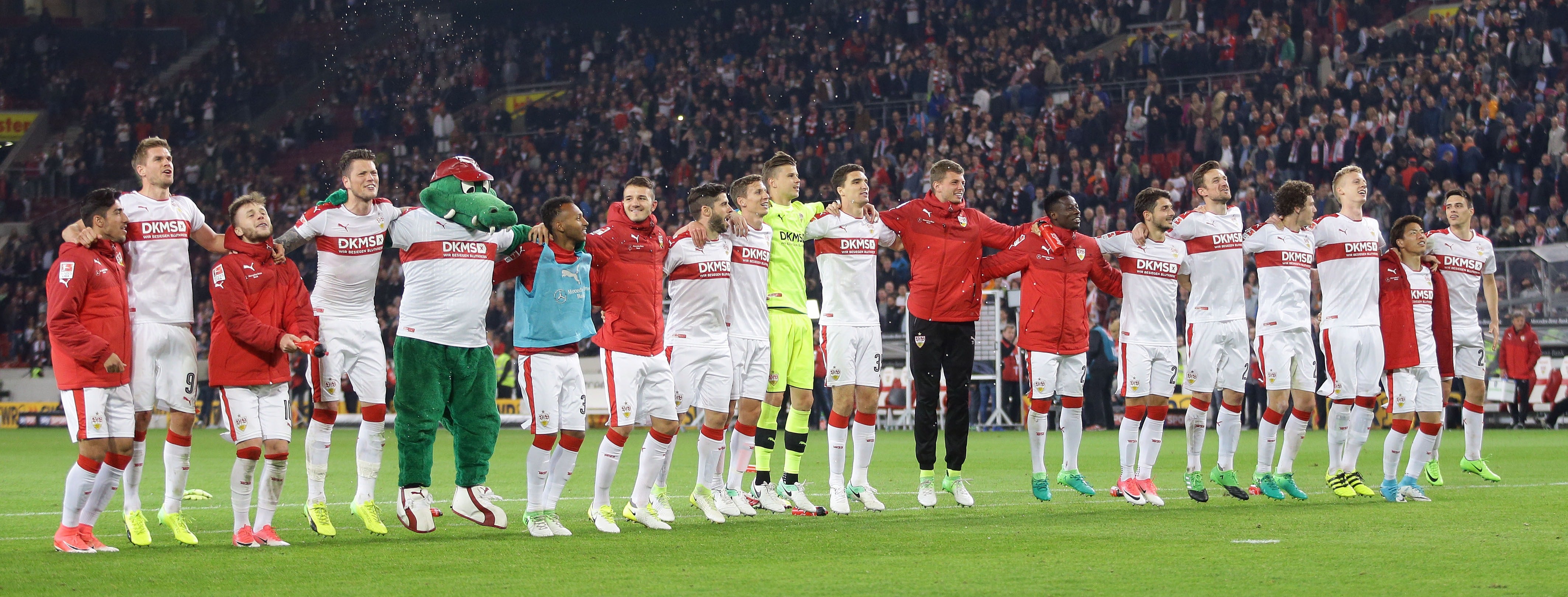 Eine Gruppe von Fußballspielern auf einem Feld