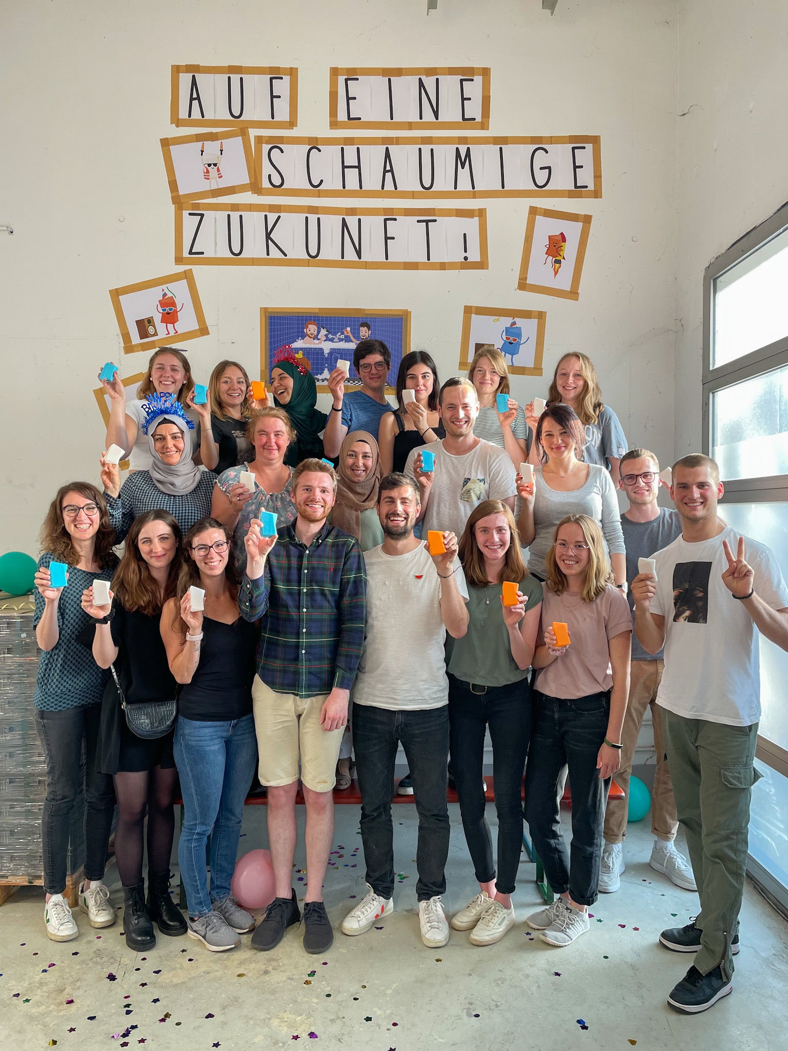 Johannes mit seinem Duschbrocken-Team