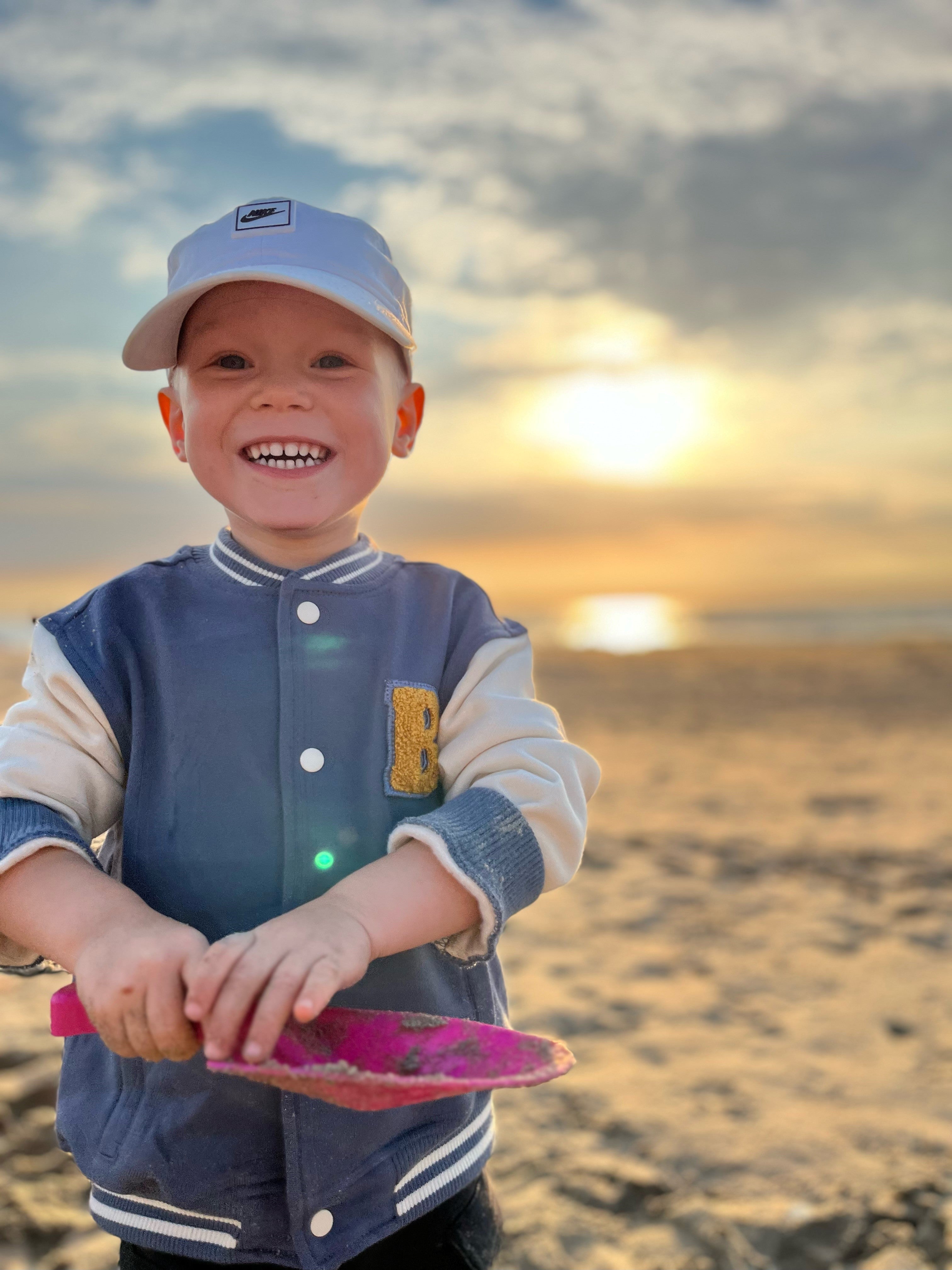 Blutkrebspatient Ben am Strand