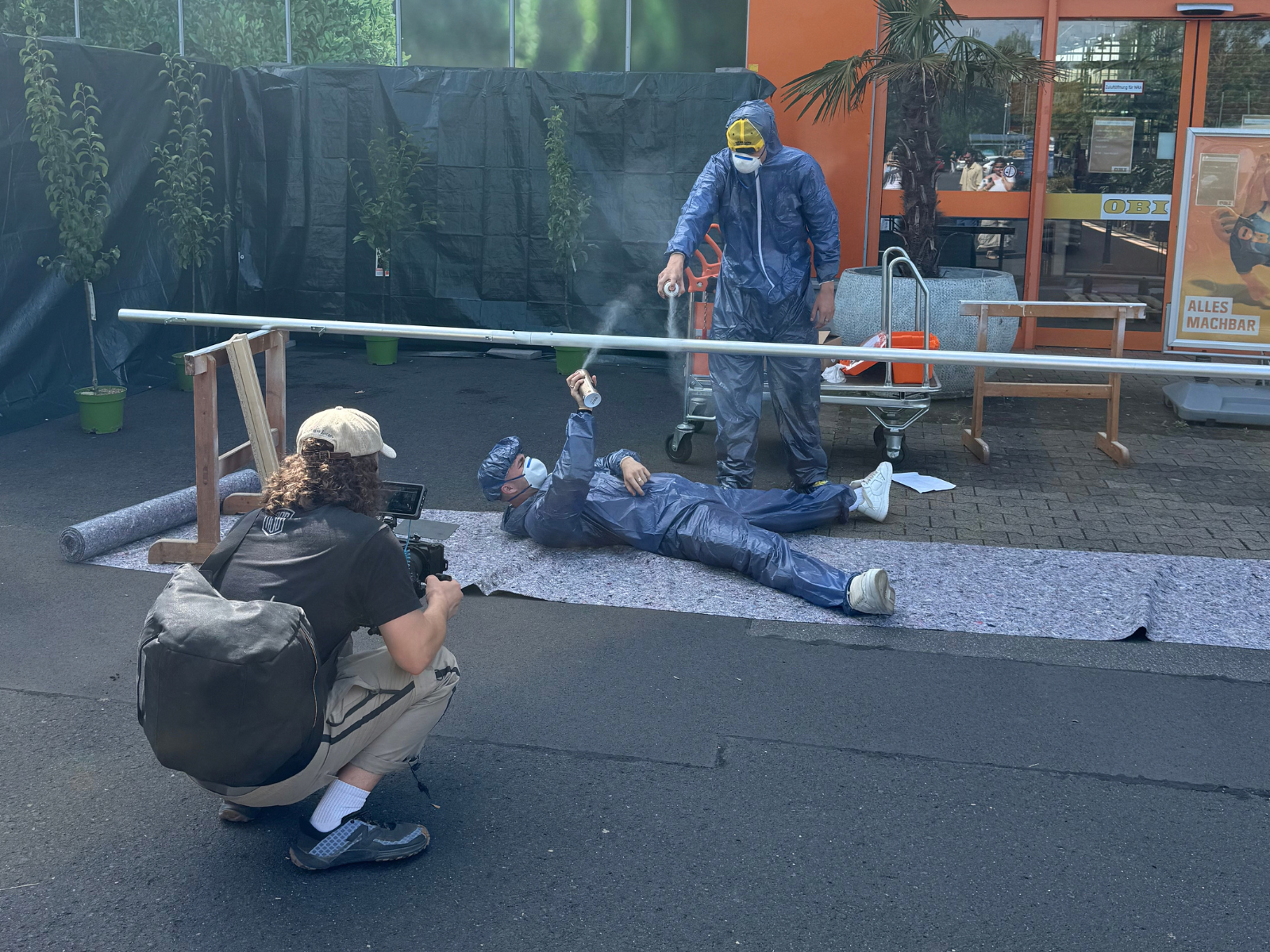 Creator HeyMoritz und Levinray während ihrer Aktion bei MACH MAL mit OBI
