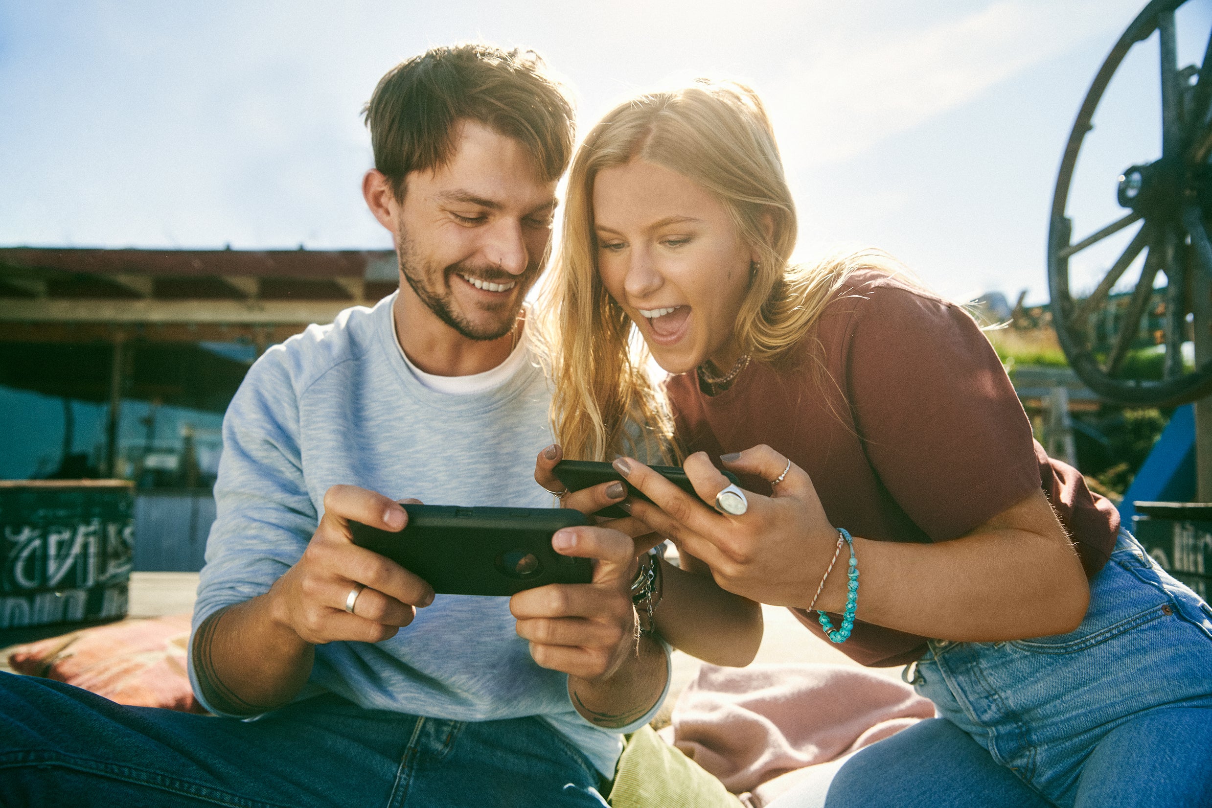 Folge uns auf Social Media