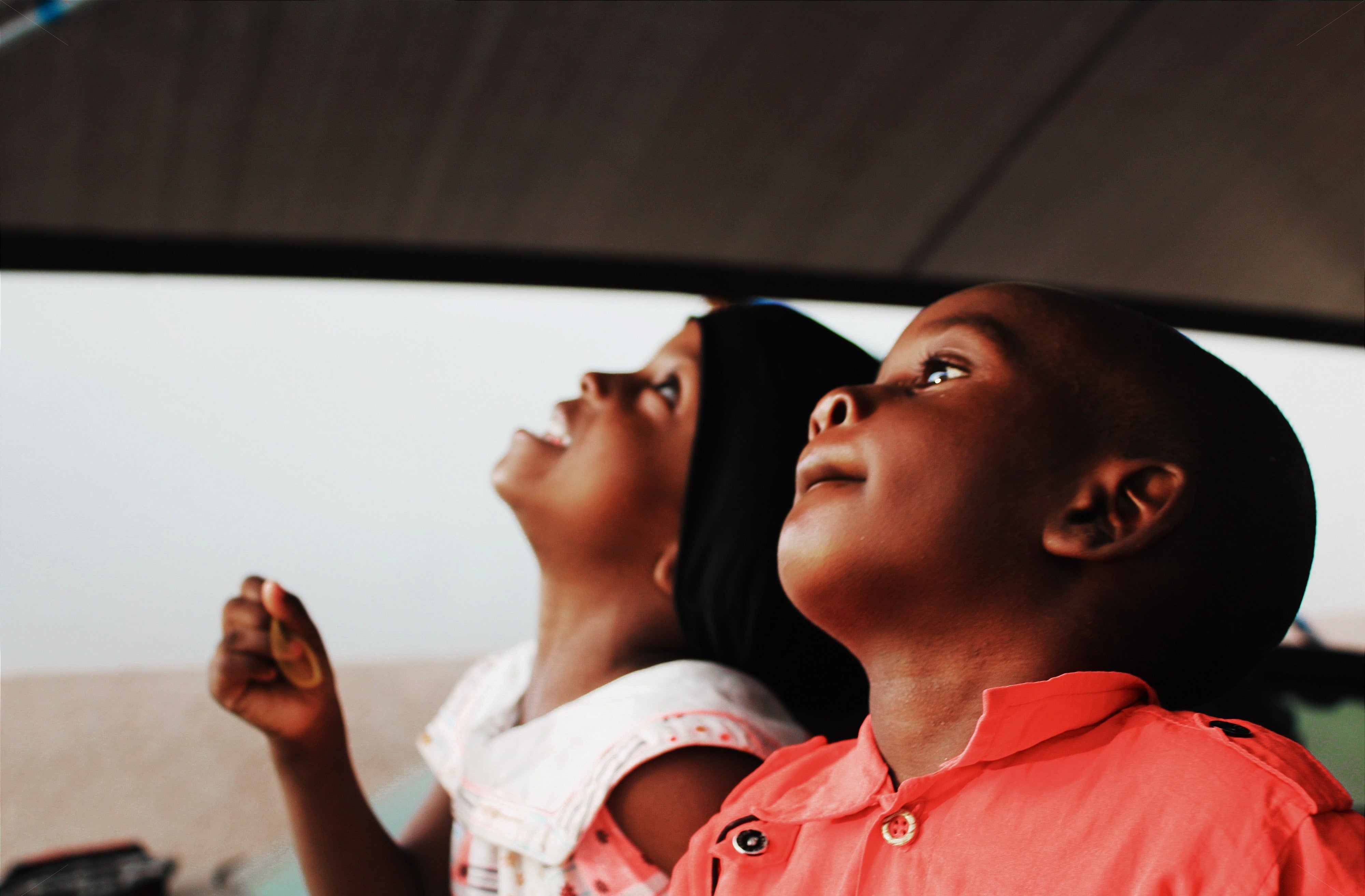 Nahaufnahme von zwei Kindern