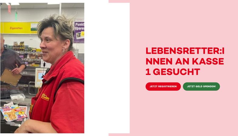 Eine Frau in einem roten Hemd