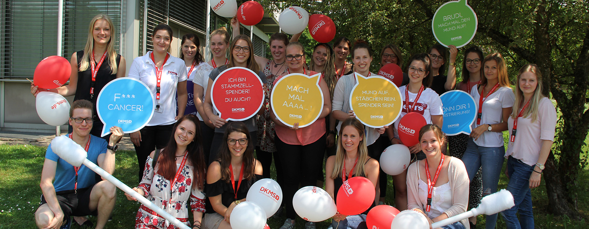Gruppenfoto bei Registrierungsaktion