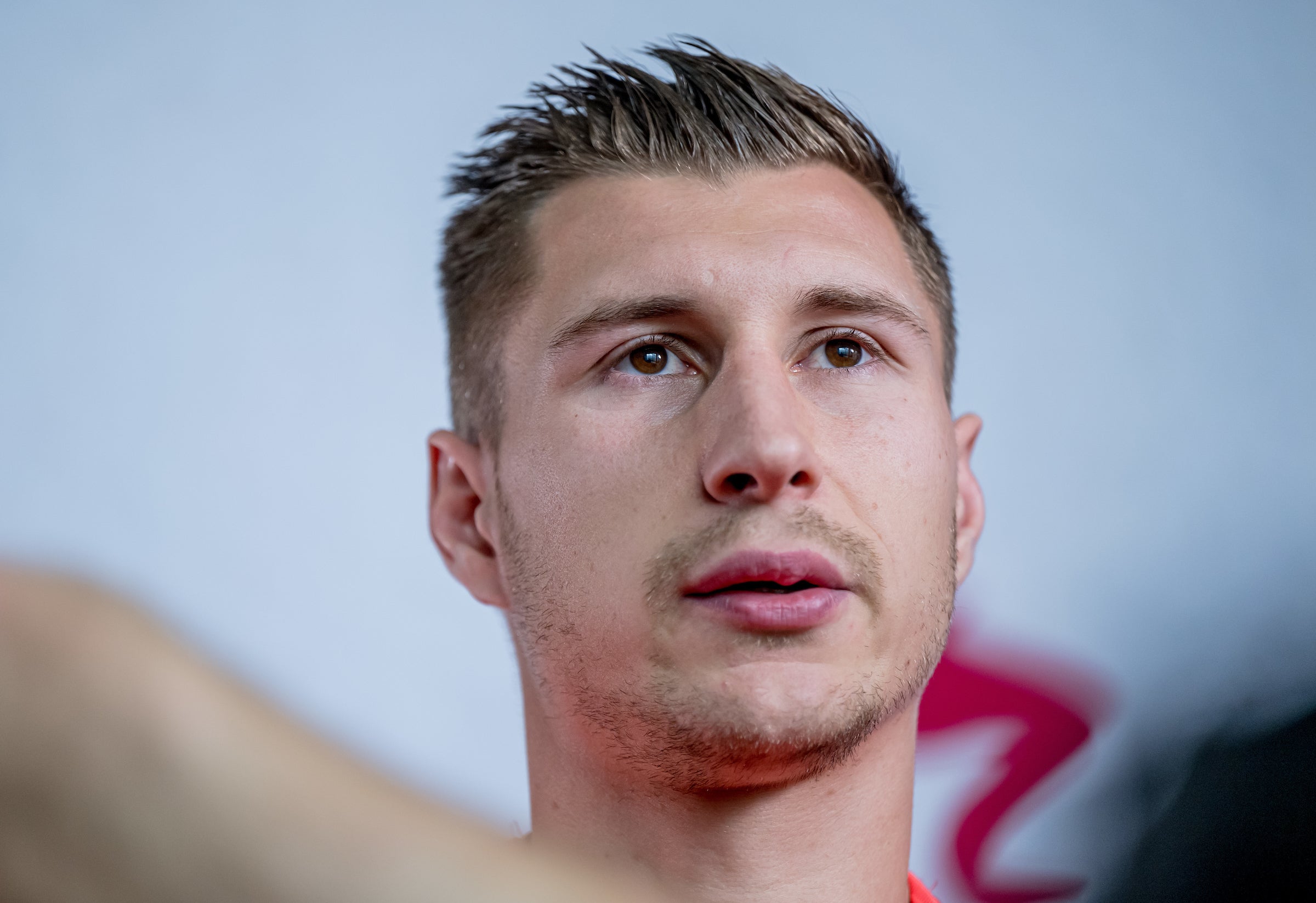 Leipzigs Willi Orban im Interview; Credit: RB Leipzig / motivio