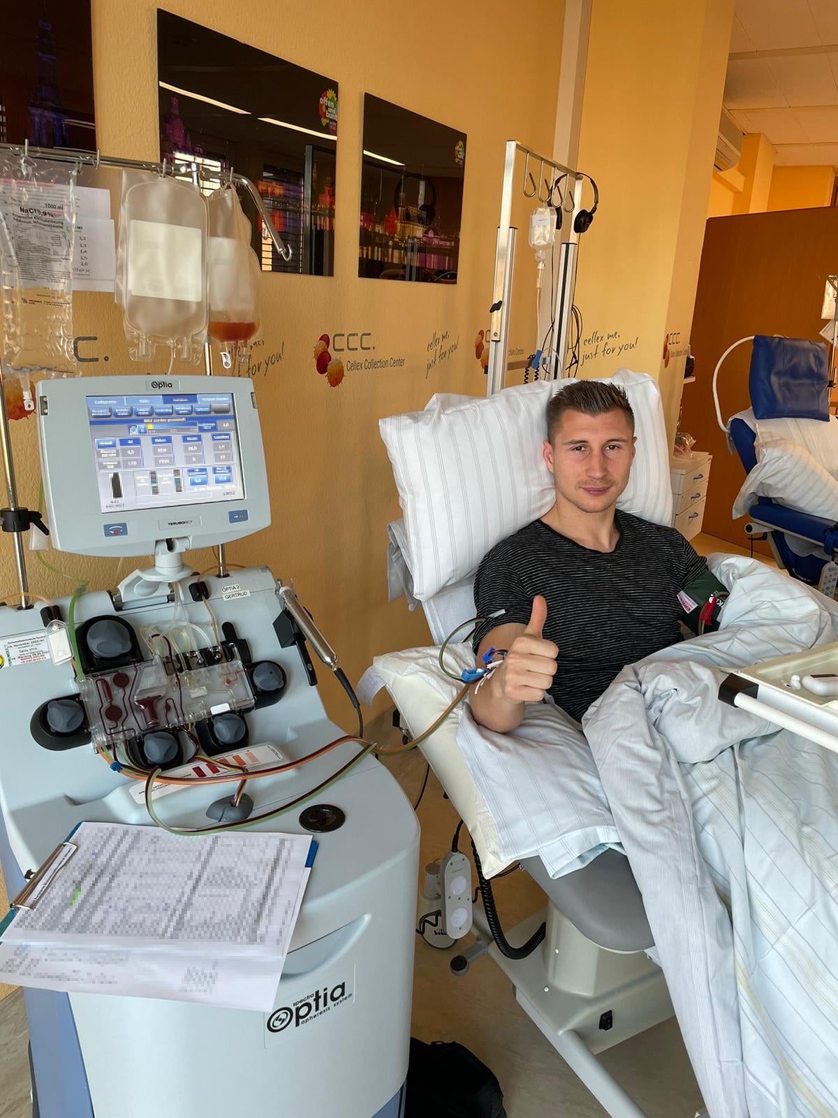 RB Leipzig-Profi Willi Orbán während der Stammzellspende; Credit: Willi Orban