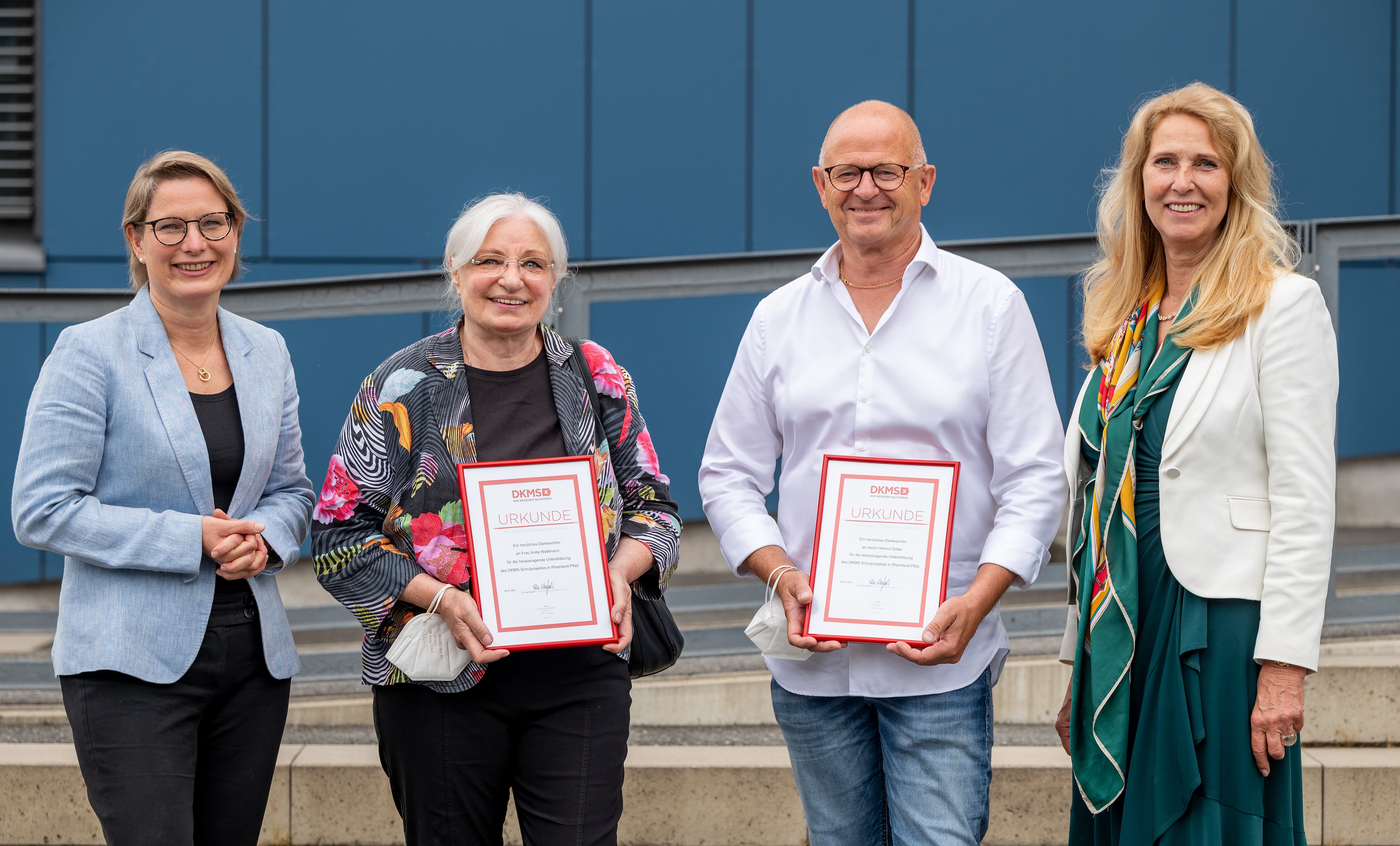 Gruppenfoto mit Auszeichnungen
