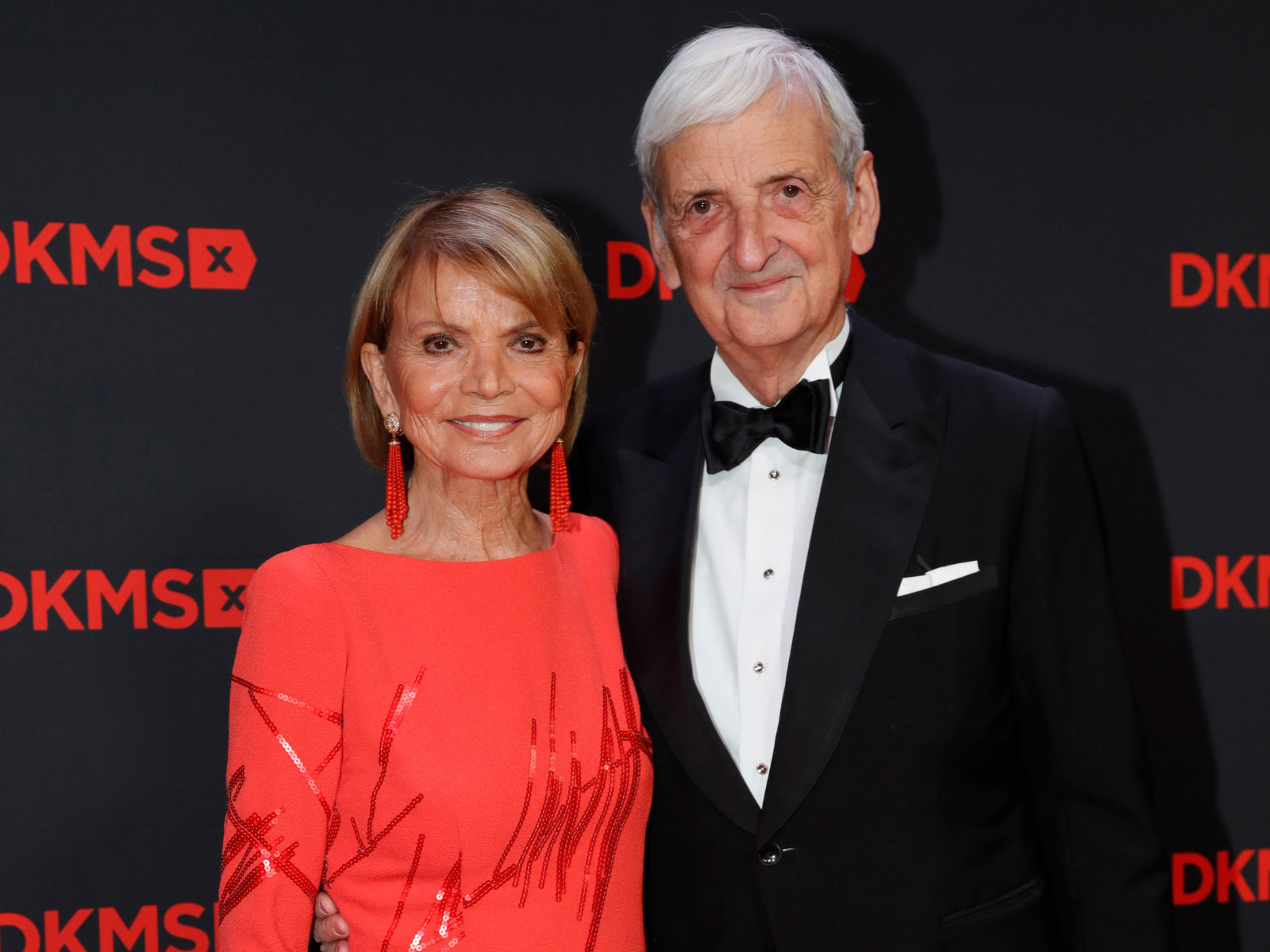 Foto von Uschi Glas und Dieter Hermann auf dem Roten Teppich