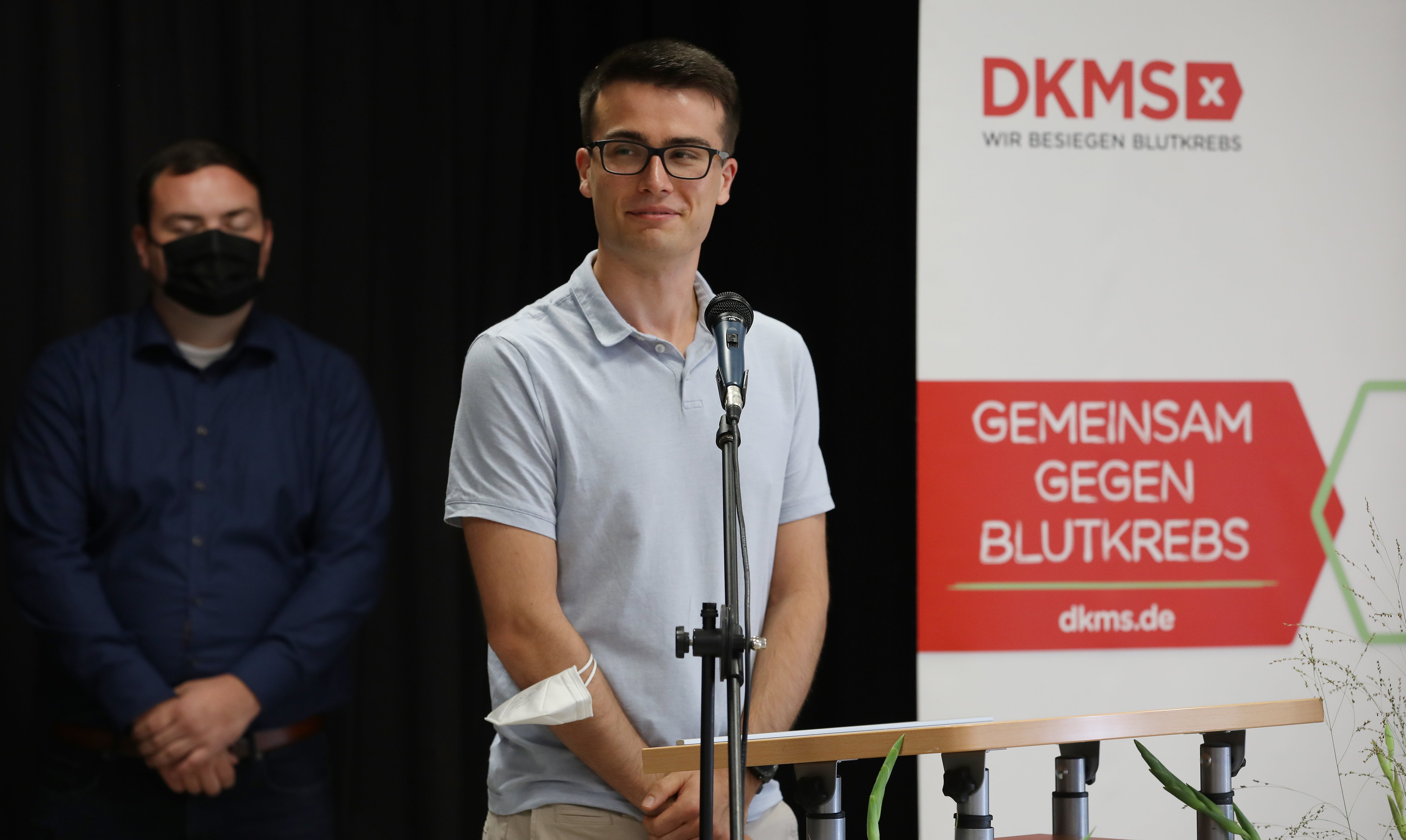 Lennart Siepelmeyer hält eine Rede