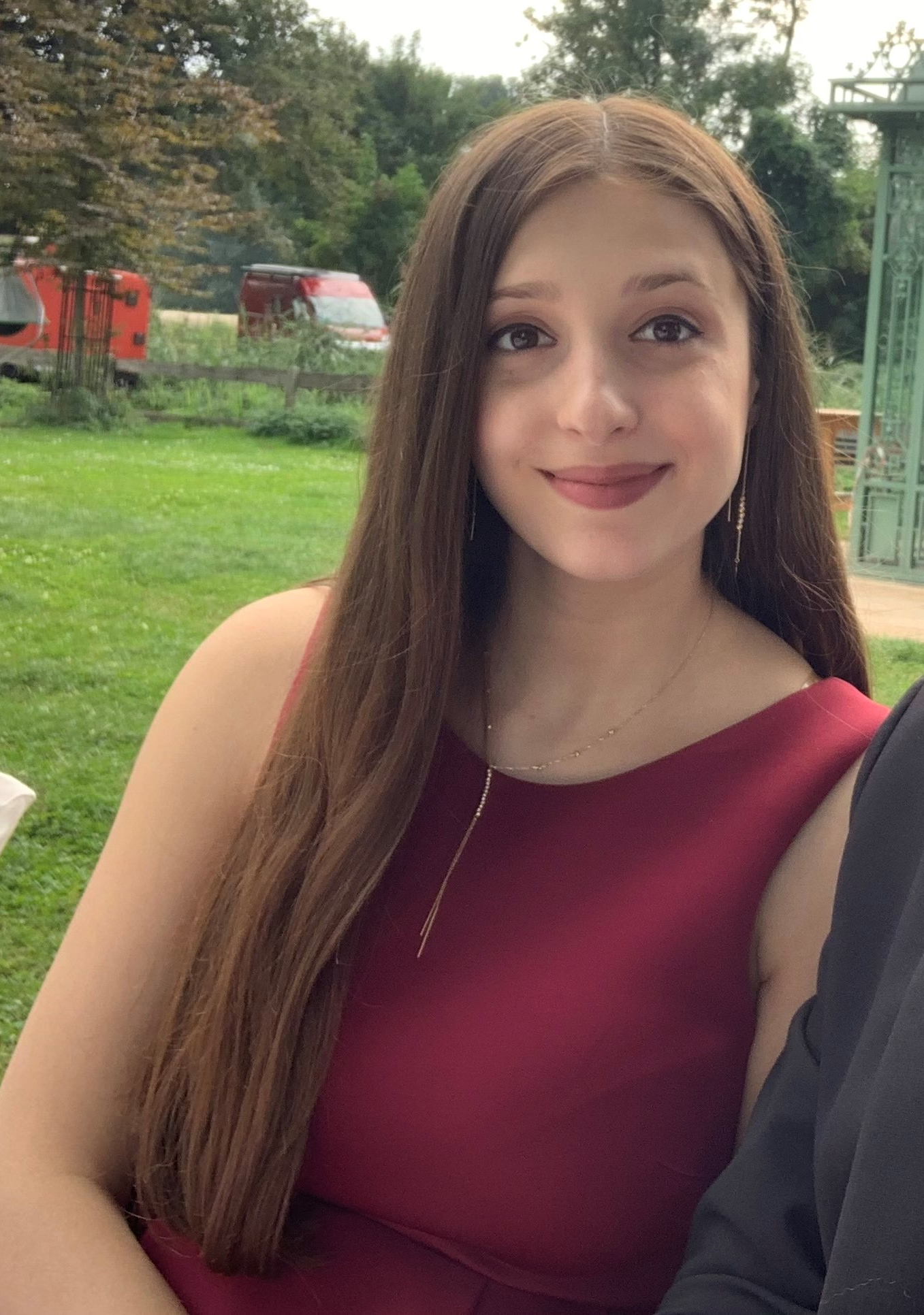 Jihan lächelt in die Kamera