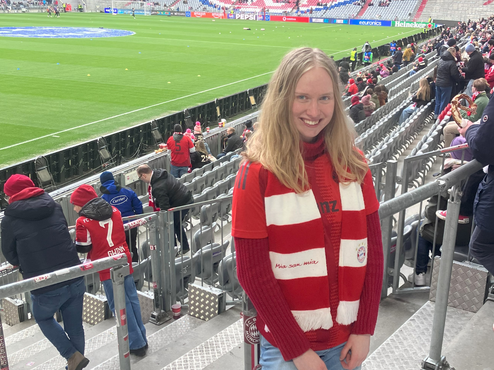 Foto von FC Bayern München-Fan Judith in der Allianz-Arena