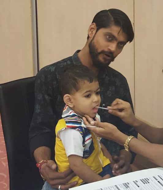 73 Patienten und Geschwisterkindern wurden mit einem Wattestäbchen Speichelproben entnommen