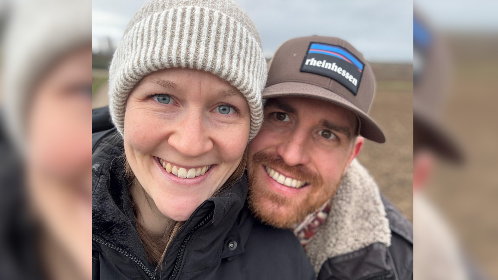 Ein Mann und eine Frau, die ein Selfie machen