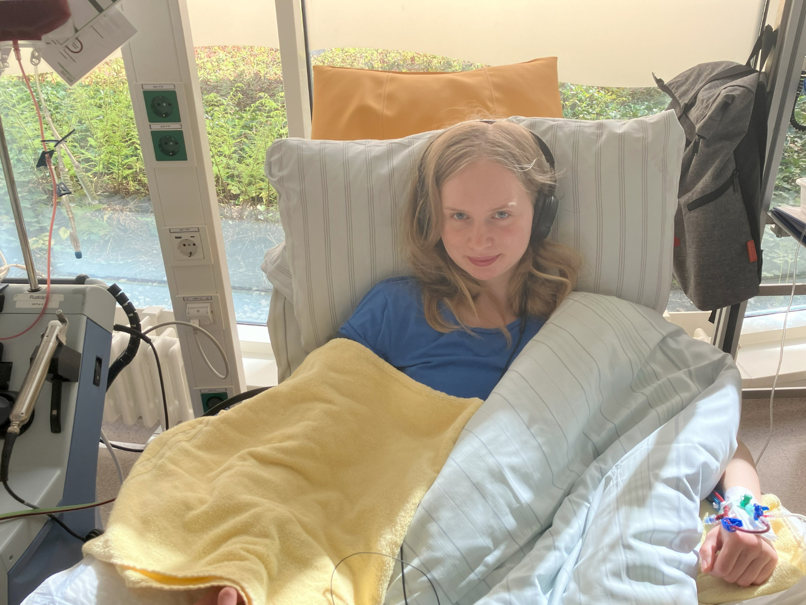 Foto von FC Bayern München-Fan Judith im Krankenhaus, sie spendet Stammzellen