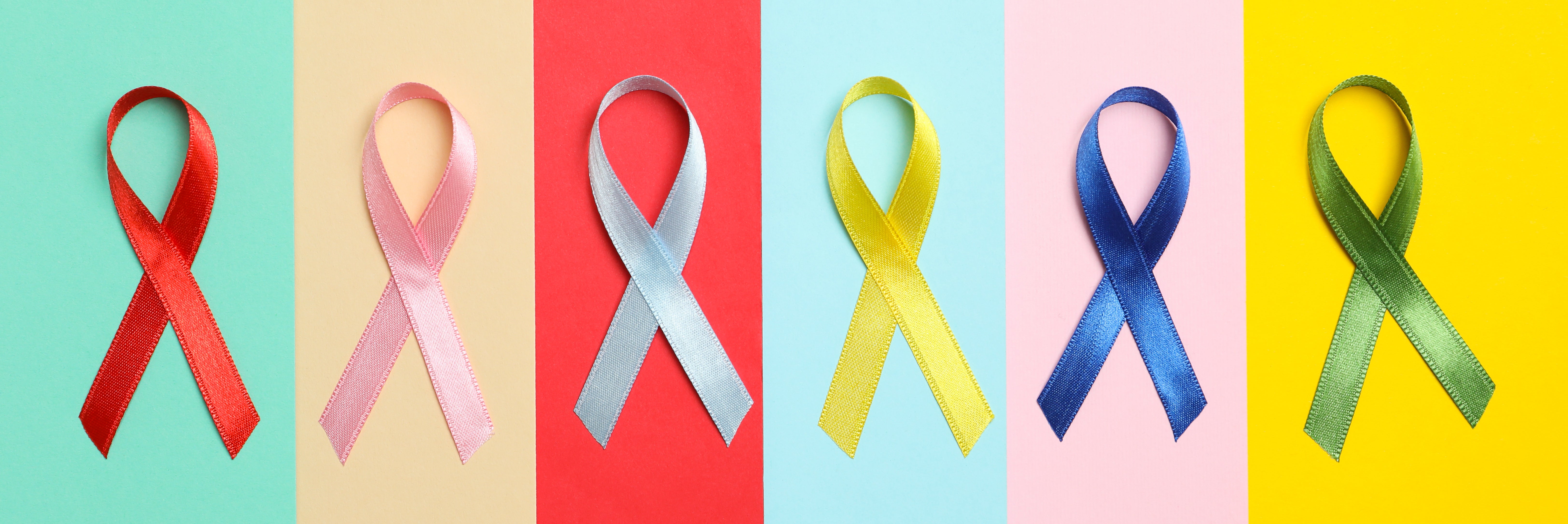 6 Schleifen in unterschiedlichen Farben mit unterschiedlichen Hintergründen