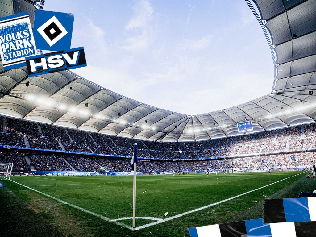 Das Stadion des HSV mit grünem Rasen und einem weißem Dach.