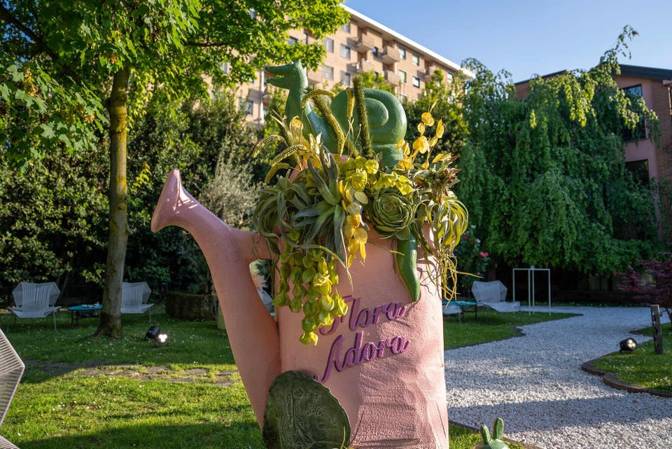 Article card header image