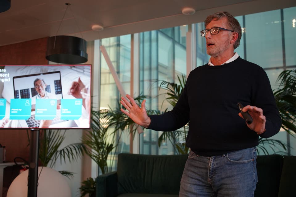 Article card header image