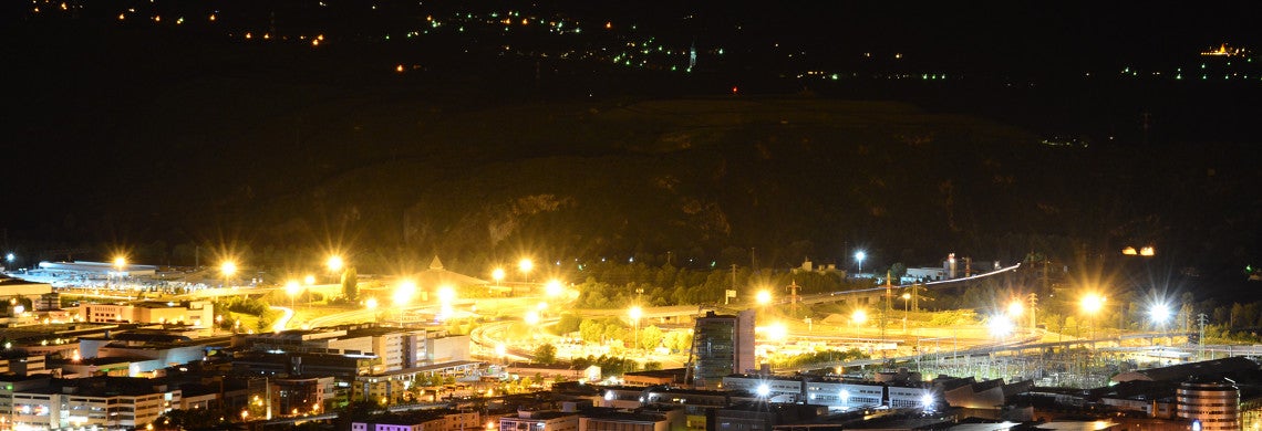 Beleuchtungsanlage, welche Licht nach oben strahlt