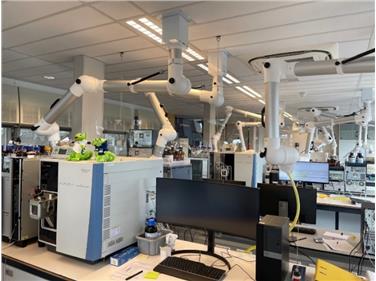 Il Laboratorio chimico e microbiologico della divisione consumatori e sicurezza del Ministero degli affari economici dell’autorità olandese per la sicurezza alimentare e dei beni di consumo a Groninga in Olanda (Foto: Appa Bolzano)