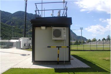 La stazione di misura della rete fissa di monitoraggio della qualità dell’aria a Laives (Foto: Agenzia provinciale per l'ambiente)