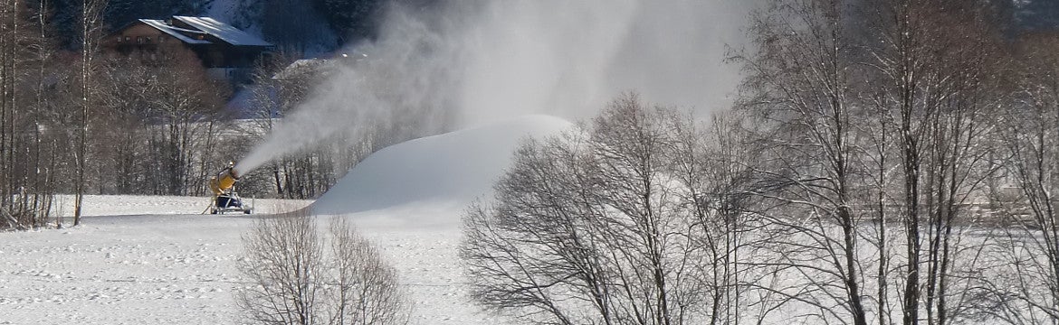 Cannone da neve in azione (Foto:Foto: Agenzia provinciale per l'ambiente e la tutela del clima, Ufficio Gestione sostenibile delle risorse idriche, 2010)