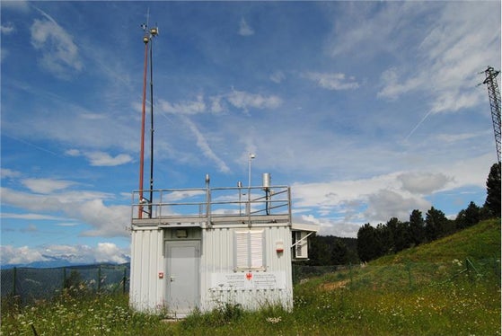 Die Messstation des ortsfesten Überwachungsnetzes der Luftqualität am Ritten (Foto: Landesagentur für Umwelt)