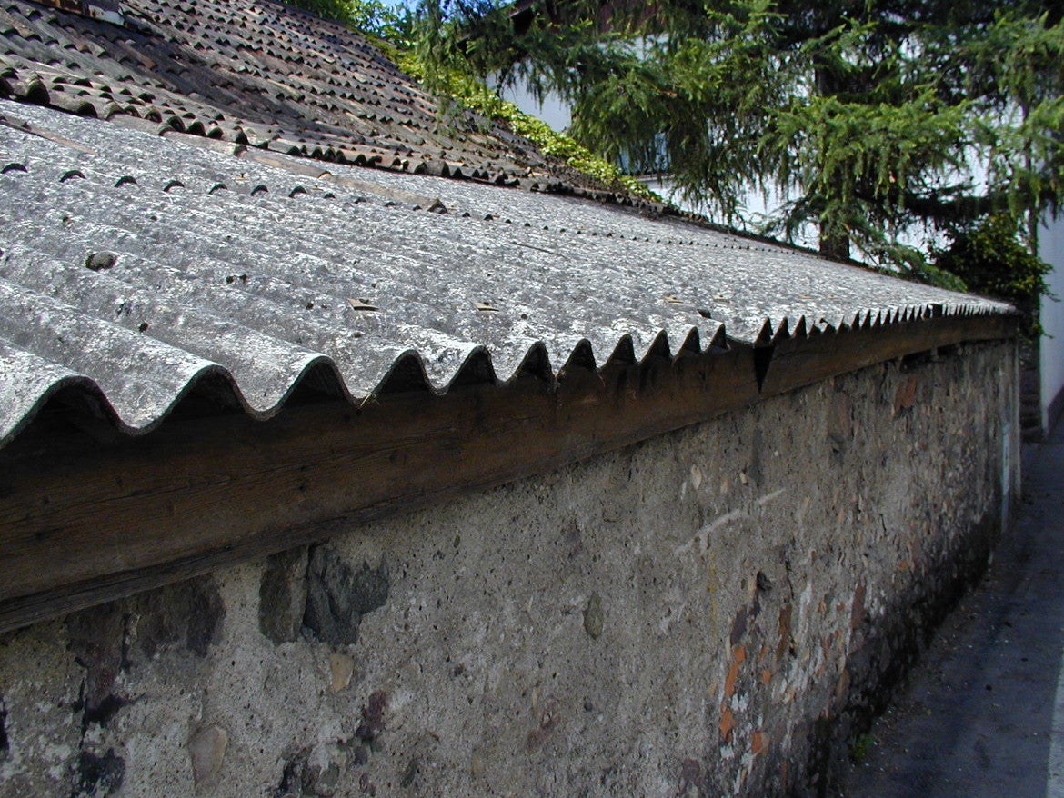 Asbestdach (Foto: Landesagentur für Umwelt und Klimaschutz)