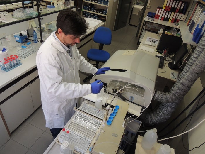 Analyse der Metalle mit dem ICP-MS-Gerät (Foto: Landesagentur für Umwelt und Klimaschutz)