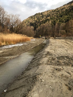 Angepasste Strecke des Zielbaches zur Erhöhung der Fließgeschwindigkeit (Foto: Landesagentur für Umwelt und Klimaschutz)